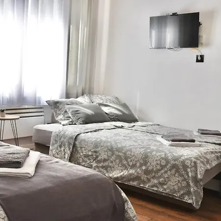 In With Small Parking Space Apartment