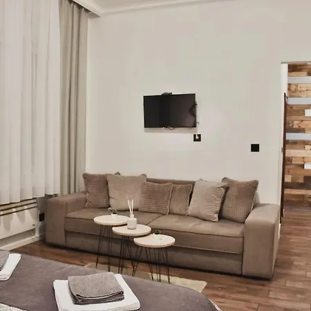 In With Small Parking Space Apartmán *