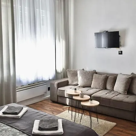 In With Small Parking Space Lejlighed Beograd