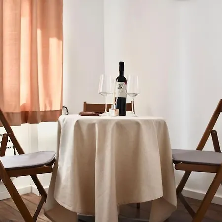 Apartment In With Small Parking Space Belgrad